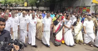 കോടിയേരിക്ക് രാഷ്ട്രീയ കേരളത്തിന്റെ യാത്രാമൊഴി; വിലാപയാത്ര പയ്യാമ്പലത്തേക്ക്