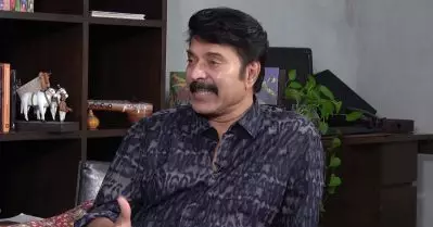കള്ളുഷാപ്പുകള്‍ വെച്ചിട്ട് നമുക്ക് മദ്യനിരോധനം പറയാന്‍ പറ്റുമോ? ഇത് ലഭ്യമാകുന്നു എന്നതാണ്; മലയാള സിനിമയിലെ ലഹരി ആരോപണത്തില്‍ മമ്മൂട്ടി