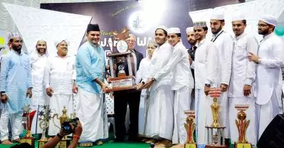 സമസ്ത- സി.ഐ.സി വിഭാഗീയതില്‍ കക്ഷി ചേര്‍ന്ന് മുസ്‌ലിം ലീഗ്; സോഷ്യല്‍ മീഡിയയില്‍ പോര് കനക്കുന്നു
