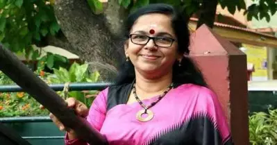 എല്ലാ ഭക്ഷണവും എനിക്കിഷ്ടമല്ല, വെണ്ടക്കായ കറി ഇഷ്ടമല്ലെന്ന് പറഞ്ഞാല്‍ പൊളിറ്റിക്കലി കറക്റ്റ് ആകുമോ? എങ്കിലും ഭാഷയില്‍ ബോധപൂര്‍വമല്ലാതെ ഫാസിസ്റ്റായെങ്കില്‍ വേദനയുണ്ട്: ‘കുഴിമന്തി കമന്റില്‍’ ശാരദക്കുട്ടി