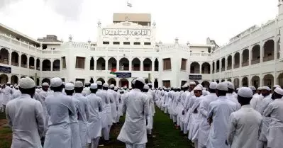 യു.പിയില്‍ 8500ലധികം മദ്രസകള്‍ പ്രവര്‍ത്തിക്കുന്നത് അംഗീകാരമില്ലാതെയെന്ന് സര്‍ക്കാര്‍ സര്‍വേ; കഴിഞ്ഞ ഏഴ് വര്‍ഷമായി ഒരു മദ്രസകള്‍ക്കും അംഗീകാരം നല്‍കിയിട്ടില്ലെന്ന് ഉദ്യോഗസ്ഥന്‍