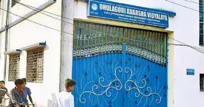 കാവി ഷാള്‍ ധരിച്ചെത്തിയ വിദ്യാര്‍ത്ഥികളെ സ്‌കൂളില്‍ കയറ്റിയില്ല, സംഘര്‍ഷം; ബംഗാളില്‍ പൊതു പരീക്ഷ റദ്ദാക്കി