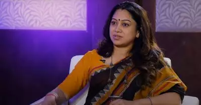 തിയേറ്റര്‍ റിലീസ് ഉടനെ ഉണ്ടാകും, ഒരു തമിഴ് സിനിമയുടെ എഴുത്തിലാണ് ഞാന്‍: അഞ്ജലി മേനോന്‍