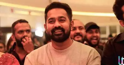 ഫഹദിന്റെ കണ്ണുകള്‍ക്കിടയില്‍ അംഗീകാരം കിട്ടാതായിപ്പോയിട്ടില്ല, സിനിമകള്‍ സെലക്ട് ചെയ്യുന്ന കാര്യത്തില്‍ എനിക്ക് അസൂയ തോന്നിയിട്ടുണ്ട്: ആസിഫ് അലി