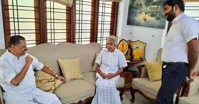 പുതുപ്പള്ളി ഹൗസിലെത്തി ഉമ്മന്‍ചാണ്ടിയെ കണ്ട് എം.വി. ഗോവിന്ദന്‍