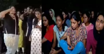 ‘കണ്ണ് തുറക്കൂ അധികാരികളെ.. കൂട്ടിലടക്കാന്‍ നോക്കരുതേ’; ഹോസ്റ്റല്‍ രാത്രി പത്തിന് അടക്കുന്നു, മെഡിക്കല്‍ കോളേജില്‍ വിദ്യാര്‍ത്ഥിനികളുടെ പ്രതിഷേധം