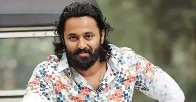 ഞാന്‍ അമ്പലത്തില്‍ കയറി കുറി തൊട്ടതാണ് പ്രശ്നമെങ്കില്‍, ഇനിയും പത്ത് സിനിമയില്‍ അത് തന്നെ ചെയ്യും: ഉണ്ണി മുകുന്ദന്‍