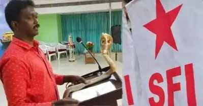 കോഴിക്കോട് മെഡിക്കല്‍ കോളേജിലെ കോണ്‍ഫറന്‍സില്‍ വാവ സുരേഷിനെ വിളിച്ചത് മെഡിക്കല്‍ മേഖലക്ക് അപമാനം; എസ്.എഫ്.ഐ