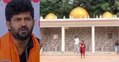 ‘ബസ് കാത്തിരിപ്പ് കേന്ദ്രം നിര്‍മിച്ചത് പള്ളിമിനാരം പോലെ’; ബുള്‍ഡോസര്‍ കൊണ്ടുവന്ന് പൊളിച്ചുമാറ്റുമെന്ന ഭീഷണിയുമായി ബി.ജെ.പി എം.പി