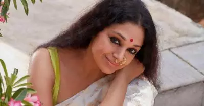 പുള്ളി വരില്ല നമുക്ക് ബാക്കപ്പ് ഷോട്ടെടുക്കാം എന്ന് പറഞ്ഞു; പിറ്റേന്ന് പുലര്‍ച്ചെ മല കയറുമ്പോള് അവിടെ സിഗരറ്റിന്റെ വെളിച്ചം; താരത്തെ കുറിച്ച് ശോഭന