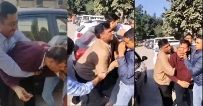 കൈക്കൂലി വാങ്ങുന്നതിനിടെ വിജിലന്‍സ് സംഘം പിടികൂടി; പണം വിഴുങ്ങാന്‍ ശ്രമിച്ച് എസ്.ഐ; വീഡിയോ