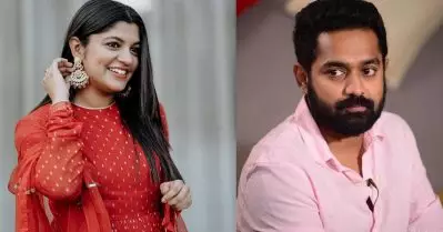ആസിഫിനൊപ്പം ആ സീന്‍ എങ്ങനെ ചെയ്യുമെന്നോര്‍ത്ത് വിഷമിച്ചു; ഞങ്ങള്‍ തമ്മിലുള്ള റിലേഷന്‍ഷിപ്പ് അങ്ങനെയായിരുന്നു: അപര്‍ണ ബാലമുരളി