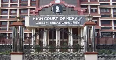 പ്രശ്‌നങ്ങളുണ്ടാക്കുന്ന പുരുഷന്മാരെയാണ് പൂട്ടിയിടേണ്ടത്, പെണ്‍കുട്ടികളെയല്ല; വനിതാ ഹോസ്റ്റലിലെ രാത്രികാല നിയന്ത്രണത്തിനെതിരെ ഹൈക്കോടതി