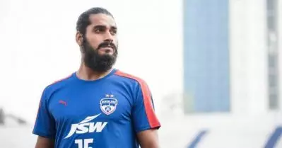 എന്നാലും ജിംഖാ… സന്ദേശ് ജിംഖാനെ നിര്‍ത്തിയപമാനിച്ച് ഐ.എസ്.എല്‍; കളി കാര്യമായപ്പോള്‍ തടിയൂരി