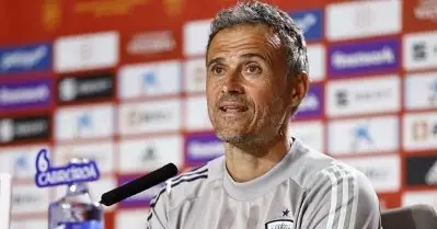 ‘അവനെ ക്ലബ്ബില്‍ നിര്‍ത്താനാകുമോയെന്ന് നോക്കട്ടെ’; പി.എസ്.ജി സൂപ്പര്‍ താരത്തെ കുറിച്ച് പരിശീലകന്‍