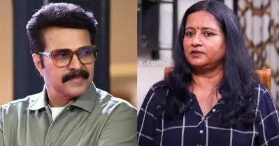 മമ്മൂക്ക ഒരു യൂണിവേഴ്‌സിറ്റിയാണ്; പലപ്പോഴും എന്റെ കയ്യും കാലും വിറച്ചിട്ടുണ്ട്: ഷൈനി സാറ