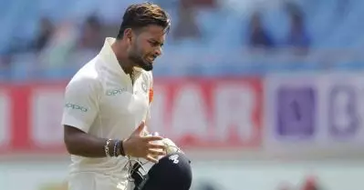 പന്ത് ഉറക്ക ഗുളിക കഴിച്ചിട്ടുണ്ടോ? ഇന്ത്യൻ ടീമിനെ വിമർശിച്ച് ജഡേജയും ഗവാസ്കറും
