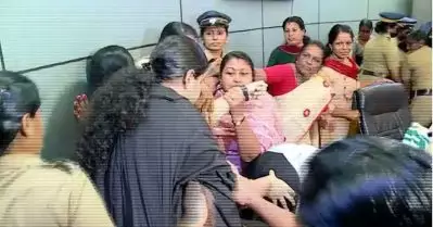 തിരുവനന്തപുരം കോര്‍പറേഷനിലെ രാപ്പകല്‍ സമരം; ബി.ജെ.പി കൗണ്‍സിലര്‍മാരെ അറസ്റ്റ് ചെയ്ത് നീക്കി