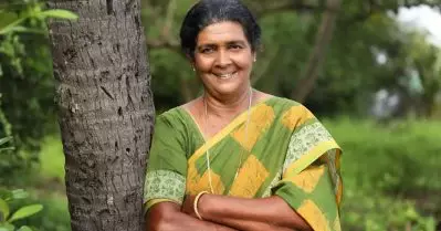 ഒരു ക്രിസ്മസിനും വീട്ടിലിരിക്കാന്‍ കഴിഞ്ഞിട്ടില്ല; ഇലയില്‍ പൊതിഞ്ഞ ഭക്ഷണം വഴിവക്കിലിരുന്ന് കഴിക്കുമ്പോള്‍ ഉള്ളുവിങ്ങും, ഓര്‍ക്കുമ്പോള്‍ കരച്ചില്‍ വരും