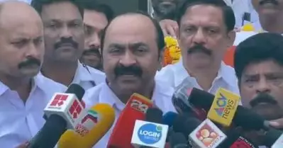 ‘തീയില്‍കാച്ചിയ പൊന്നുപോലെ ഞങ്ങളുടെ നേതാക്കള്‍ പുറത്തുവന്നു’; ഉമ്മന്‍ ചാണ്ടിയോടും കുടുംബത്തോടും പിണറായി മാപ്പ് പറയണം: വി.ഡി. സതീശന്‍