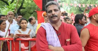 വേണ്ടത് ബി.ജെ.പി സര്‍ക്കാരിനെതിരായ കര്‍ഷക ഐക്യം; ‘ആത്മഹത്യയല്ല, ഒന്നിച്ചു പോരാടൂ’ എന്ന മുദ്രാവാക്യമുയര്‍ത്തി പോരാടണം: വിജൂ കൃഷ്ണന്‍