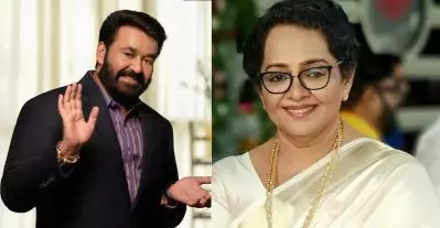 കുട്ടിക്കാലത്ത് എപ്പോള്‍ നോക്കിയാലും ലാലു വീട്ടിന്റെ മുന്നിലുള്ള മാവിന്റെ മുകളിലാണ്: മല്ലിക സുകുമാരന്‍
