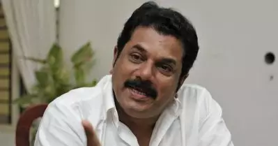 എന്ത് കാമ്പാണതിലുള്ളത്; എന്തെങ്കിലുമൊക്കെ പറയണം എന്ന് വിചാരിക്കുന്നവരുണ്ടാക്കിയ വിഷയം; കലോത്സവത്തിലെ നോണ്‍വെജ് വിവാദത്തില്‍ മുകേഷ്