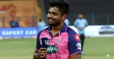 ‘ഞാന്‍ ആരോടും മത്സരിക്കുന്നില്ല’; വെളിപ്പെടുത്തലുമായി സഞ്ജു സാംസണ്‍