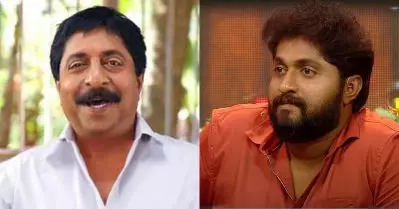 ‘ഞാന്‍ മകനാണെന്ന് വിശ്വസിക്കുന്ന ധ്യാന്‍ ശ്രീനിവാസന്‍ സ്റ്റേജിലേക്ക് വരിക, അച്ഛന്‍ സ്റ്റേജിലേക്ക് വിളിച്ചത് തന്നെ നാറ്റിച്ചുകൊണ്ടായിരുന്നു’