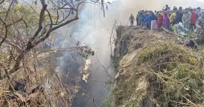 നേപ്പാളില്‍ തകര്‍ന്ന വിമാനത്തില്‍ അഞ്ച് ഇന്ത്യക്കാരും 23 കുട്ടികളുമുണ്ടെന്ന് സൂചന; വിമാനം തകര്‍ന്നത് റണ്‍വേയില്‍