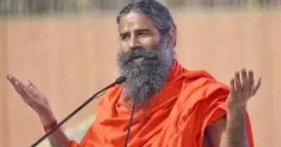 ‘മുസ്‌ലിങ്ങള്‍ നിസ്‌ക്കാരത്തിന്റെ മറവില്‍ തീവ്രവാദം നടത്തുമ്പോള്‍ ക്രിസ്ത്യാനികള്‍ മതം മാറ്റുന്ന തിരക്കില്‍ : ബാബാ രാംദേവ്