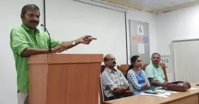 ബിരുദ പഠനത്തില്‍ ഭാഷാസാഹിത്യ പഠനത്തിന് പ്രാധാന്യം കുറയുന്നത് അപകടകരം: പി. പവിത്രന്‍