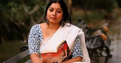 ആദ്യമായി പിരീഡ്‌സ് ആയപ്പോള്‍ ബ്ലഡ് കാന്‍സറാണെന്ന് കരുതി, അമ്മ ഒന്നും പറഞ്ഞു തന്നിട്ടില്ല: അനുമോള്‍