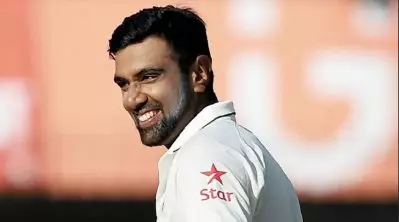അശ്വിന്‍ അഴിഞ്ഞാട്ടം നടത്തുന്നിടത്തേക്ക് കളി മാറ്റിയത് കള്ളക്കളി; ഗ്രൗണ്ടിന്റെ പേര് പോലും പറയാതെ വിവാദത്തിന് തിരികൊളുത്തി ഓസ്‌ട്രേലിയന്‍ മീഡിയ