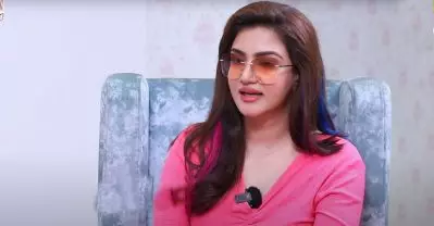 സിനിമ കമ്മിറ്റ് ചെയ്യുമ്പോള്‍ ലിപ് ലോക്ക് ഉണ്ടെന്ന് പറഞ്ഞില്ല, എന്റെ ആ സീന്‍ ഉപയോഗിച്ച് മാര്‍ക്കറ്റ് ചെയ്‌തെന്ന് കേട്ടപ്പോള്‍ ഭയങ്കര ഷോക്കായി: ഹണി റോസ്