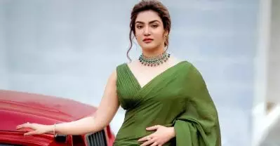 വിവാഹം ആരും ആസ്വദിക്കുന്നില്ല, കുറേ പൈസയുള്ളത് കാണിക്കാന്‍ വേണ്ടി ചെയ്യുന്നതാണ്: ഹണി റോസ്
