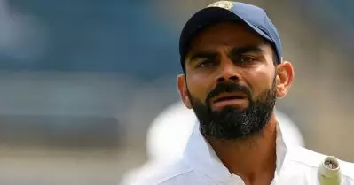 വിരാട് ഒന്ന് നന്നായി കളിക്കണമെങ്കിൽ ഇനി പാകിസ്ഥാൻ വിചാരിക്കണം; താരത്തെ വിമർശിച്ച് സോഷ്യൽ മീഡിയ