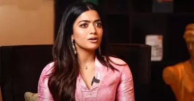 ആ സൂപ്പര്‍സ്റ്റാറുള്ള സെറ്റില്‍ എപ്പോഴും ടെന്‍ഷന്‍ ആയിരിക്കും; അദ്ദേഹവും നമ്മളെപോലെ ഒരു മനുഷ്യനാണ്: രശ്മിക മന്ദാന