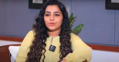 കൂടെ അഭിനയിക്കുന്നവരെ നോക്കിയല്ല സിനിമ ചെയ്യുന്നത്; സിനിമയില്‍ മുഴുനീളം എന്റെ മുഖം കാണണമെന്ന് നിര്‍ബന്ധമില്ല: രജിഷ വിജയന്‍
