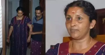 ലോഡിറക്കിയ ശേഷം വിശ്രമിച്ചതിന് സ്റ്റൂള്‍ തട്ടിത്തെറിപ്പിച്ചു; പരിക്കേറ്റപ്പോള്‍ കേസാക്കാതിരിക്കാന്‍ പൊലീസുകാരന്‍ പണം നല്‍കിയെന്നും ജീവനക്കാരി