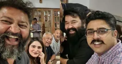 കോഫി വിത്ത് വാലിബന്‍; വൈറലായി എല്‍.ജെ.പിയുടെയും മോഹന്‍ലാലിന്റെയും ചിത്രം