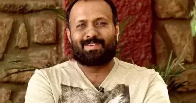 ‘എനിക്ക്‌ സംഘി പട്ടം ചാർത്തി തരാൻ തിരക്ക് കൂട്ടുന്നവരോട്’; രാഷ്ട്രീയം തുറന്ന് പറഞ്ഞ് ഒമർ ലുലു