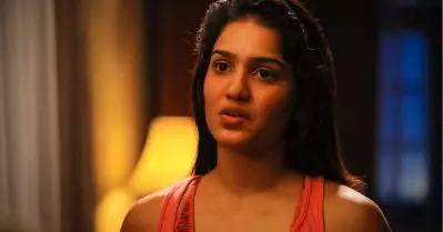 തൊലി കാണിച്ചതിന്റെ പേരിലായിരിക്കും അവാര്‍ഡ് കിട്ടിയത്, അല്ലാതെ എന്ത് ചെയ്തിട്ടാണ് എന്ന് ആ ആര്‍ട്ടിസ്റ്റിന്റെ അമ്മ പറഞ്ഞു: സാനിയ ഇയ്യപ്പന്‍