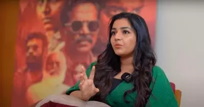 ടിക്കറ്റെടുക്കാന്‍ 20 രൂപ പോലുമില്ലാതെ മെട്രോയില്‍ നിന്ന് ഇറങ്ങാന്‍ നിന്നിട്ടുണ്ട്, അന്ന് സഹായിച്ചത് അപരിചിതനായ മനുഷ്യനാണ്: രജിഷ വിജയന്‍