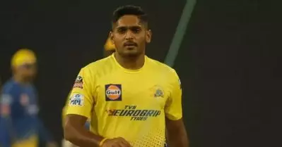ചരിത്രത്തിലെ ആദ്യ ഇംപാക്ട് പ്ലെയറിന്റെ ഇംപാക്ട് നോക്കണേ… ചെണ്ടയായി ദേശ്പാണ്ഡേ