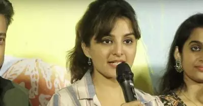 വഴിയില്‍ എവിടെയെങ്കിലും നിന്ന് പരുങ്ങുന്നത് കണ്ടാല്‍, എന്നോട് നിങ്ങളെല്ലാവരും ക്ഷമിക്കണം: മഞ്ജു വാര്യര്‍