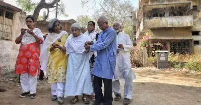 ഭയപ്പെടുത്തുന്ന ഓര്‍മകള്‍ക്ക് അന്ത്യമില്ല; ഗുജറാത്ത് കലാപത്തില്‍ തകര്‍ന്ന വീട് വര്‍ഷങ്ങള്‍ക്ക് ശേഷം സന്ദര്‍ശിച്ച് സകിയ ജഫ്രി