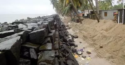 കുടിയിറക്കപ്പെട്ടവരെ പുനരധിവസിപ്പിക്കാതെ സര്‍ക്കാര്‍; തീരദേശ ഹൈവേയുടെ പേരിലുള്ള ഭൂമി കയ്യേറ്റം അവസാനിപ്പിക്കണം: തീരഭൂ സംരക്ഷണ വേദി
