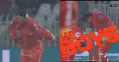 ഒന്നാഘോഷിച്ചതാ, സംഭവം കയ്യീന്ന് പോയി; സ്വയം നാണംകെട്ട് സ്‌റ്റേഡിയത്തെ ഒന്നാകെ ചിരിപ്പിച്ച് പാക് സൂപ്പര്‍ താരം; വീഡിയോ