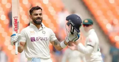 റെക്കോഡ് നേട്ടം; എതിര്‍ ടീം ക്യാപ്റ്റനെ കൊണ്ട് കയ്യടിപ്പിച്ച് കിങ് കോഹ്‌ലി: ഏറ്റെടുത്ത് ആരാധകര്‍